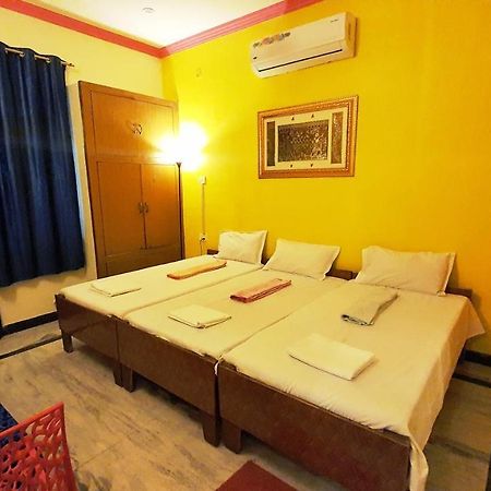 Anukampa Homestay Agra  Εξωτερικό φωτογραφία